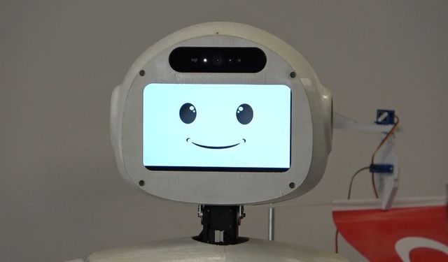 Yapay zekâ destekli iİnsansı robot “Moria” Türkiye’de akademik dünyada bir ilk oldu
