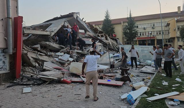 Bakan Kurum, Sındırgı depremine ilişkin hasar tespit verilerini açıkladı