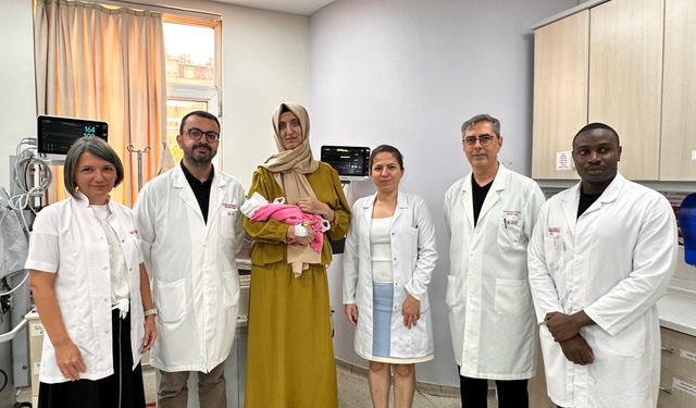 Başkent Hastanesi’nde Tıbbi Mucize: Anne ve Bebeği Aynı Ameliyatta Hayata Tutundu