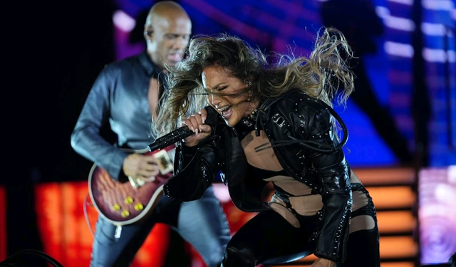 Jennifer Lopez İstanbul’u Salladı: Unutulmaz Konserden Renkli Görüntüler