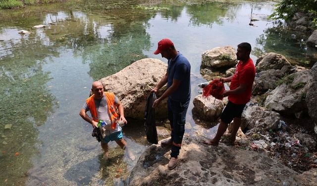 Kozan’daki Göletler Çöple Doldu, Muhtar Vatandaşa Tepkili: “Kirletecekseniz Gelmeyin”
