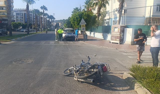 Manavgat'ta Otomobil ile Motosiklet Çarpıştı: Bir Kişi Hastaneye Kaldırıldı