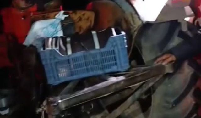 Mersin'de otomobil ile traktör çarpıştı: 2 kişi yaralandı