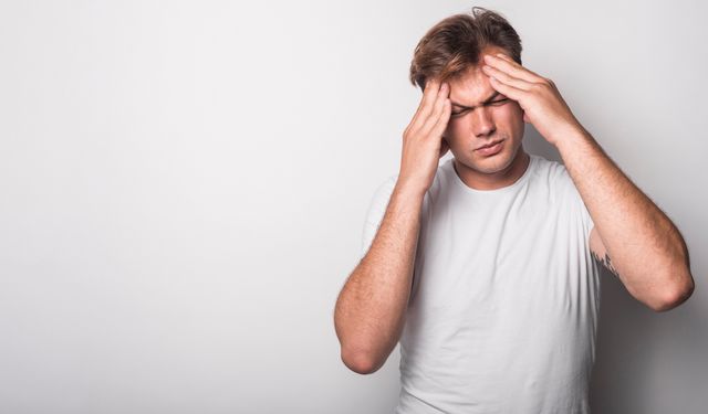 Migren Nedir? Belirtileri, Nedenleri ve Tedavi Yöntemleri