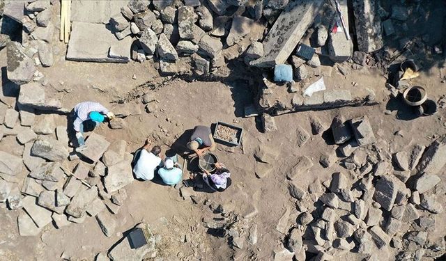 Manisa'da Aigai Antik Kenti'nde Demeter'e adanmış tapınak gün yüzüne çıkarılıyor