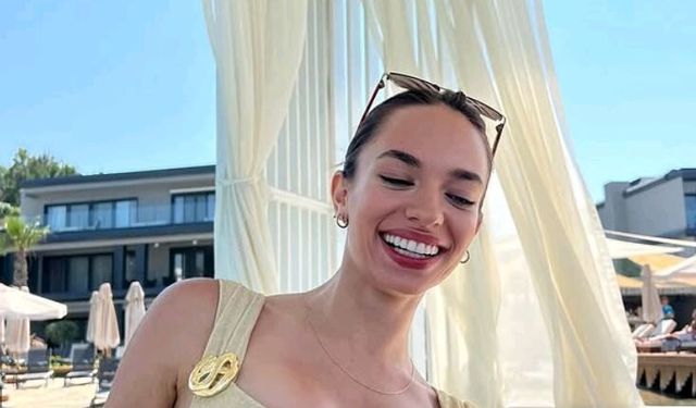 Ünlü Oyuncu Depremde Ailesinden Birini Kaybetti