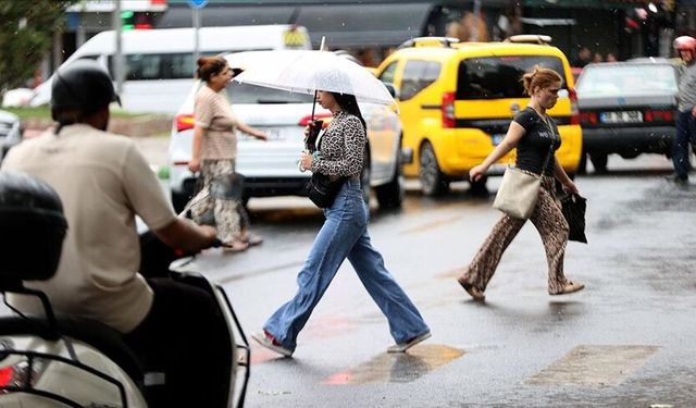 Hafta Sonu Yağış Geliyor: Sıcaklıklar Kademeli Olarak Düşecek