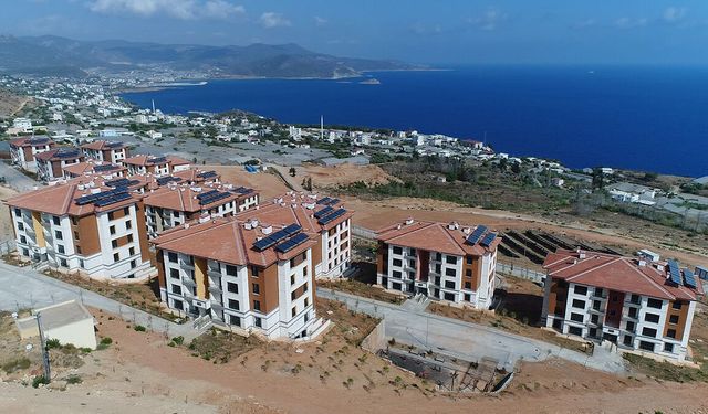 Mersin Aydıncık’ta 250 Sosyal Konut Hak Sahiplerine Teslim Edildi