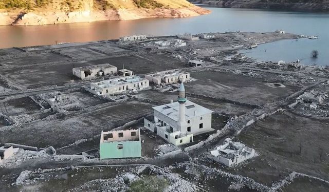 Kars’ta baraj suları çekildi: Eski Karakurt Köyü gün yüzüne çıktı