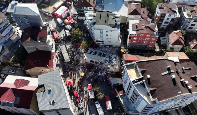 Gebze'de bina çöktü; 5 kişiden 1'i sağ, 4'ünün cansız bedeni çıkarıldı