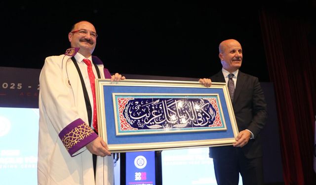 Erken Mezuniyet Yolu Açıldı: YÖK Başkanı Özvar’dan Yaz Okulu Müjdesi