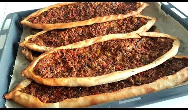 Evde Kıymalı Pide Tarifi: Kıymalı Pide Evde Nasıl Yapılır?
