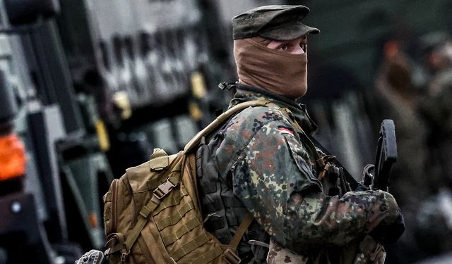 Yeni askerlik modeli: Önce gönüllü yetmezse zorunlu askerlik