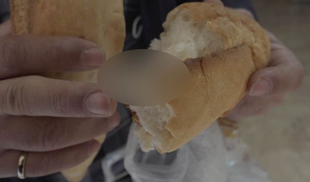 Aldığı ekmekten bakın ne çıktı: Neye uğradığını şaşırdı!