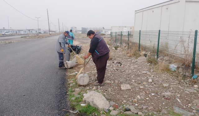 Dulkadiroğlu Belediyesi konteyner kentte ve ilçe genelinde temizlik çalışmalarını sürdürüyor