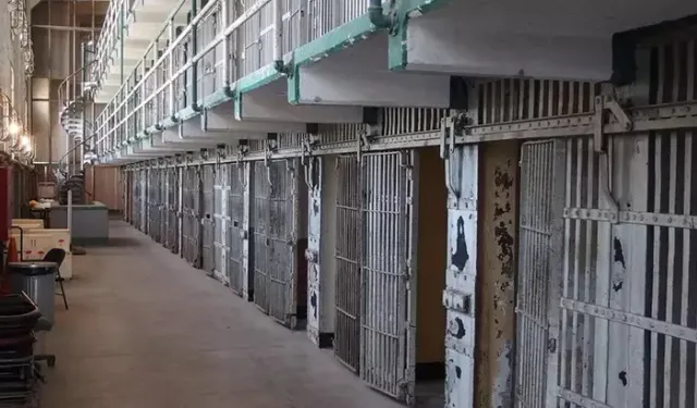 Ekvador'da bir cezaevinde 27 mahkum ölü bulundu