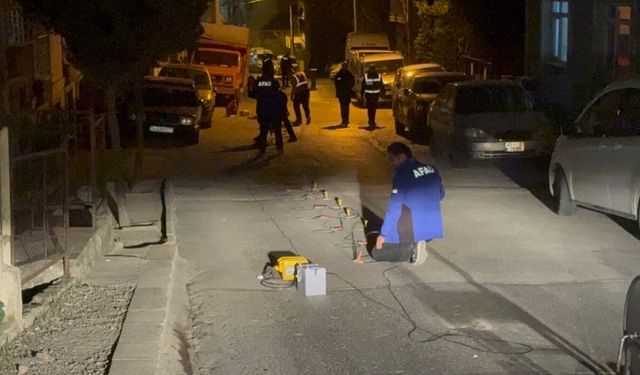 Gebze’de 7 katlı binanın çökmesinin ardından zeminin tomografisi santim santim çekiliyor