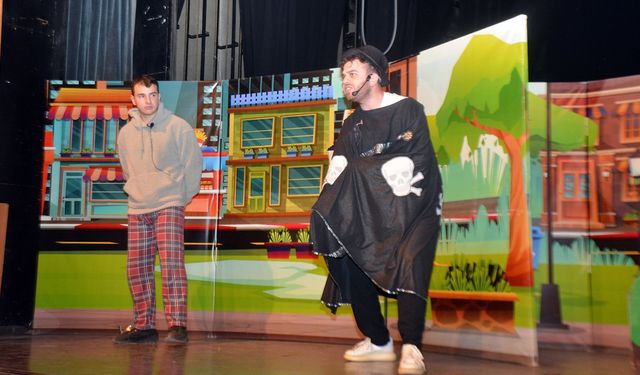 Kahramanmaraş'ta “Dile Benden Ne Dilersen” çocuklara tiyatroyla hayal kurmayı öğretti