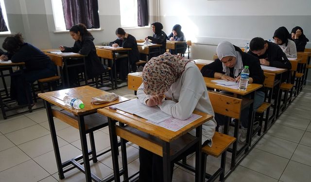 Kahramanmaraş'ta Öğrencilere Sınav Desteği: 11 İlçede Ücretsiz TYT Denemesi