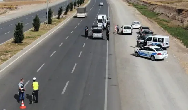 Kahramanmaraş’ta trafik kurallarına uymayan 3 bin 671 sürücüye ceza yağdı!