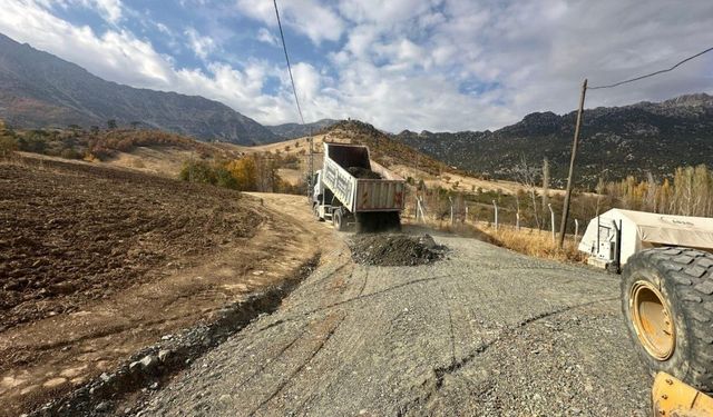 Onikişubat Belediyesi’nden aynı anda 17 farklı kırsal mahalleye ulaşım yatırımı