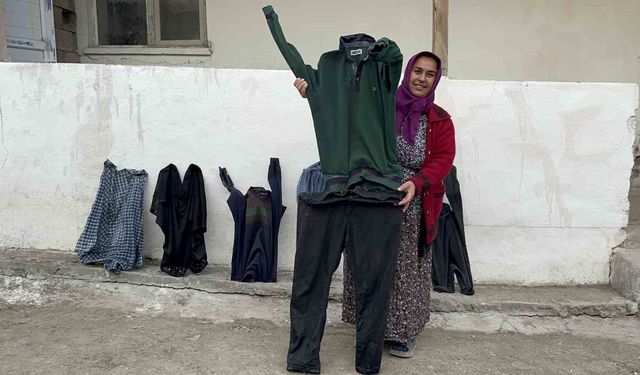 Kars’ta Sibirya soğukları: Dışarıya asılan çamaşırlar dakikalar içinde dondu