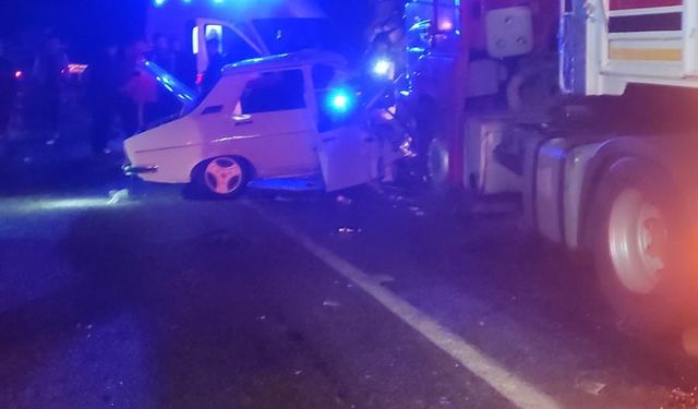 Kahramanmaraş’ta Kaza! İki Kişi Araçta Sıkıştı!