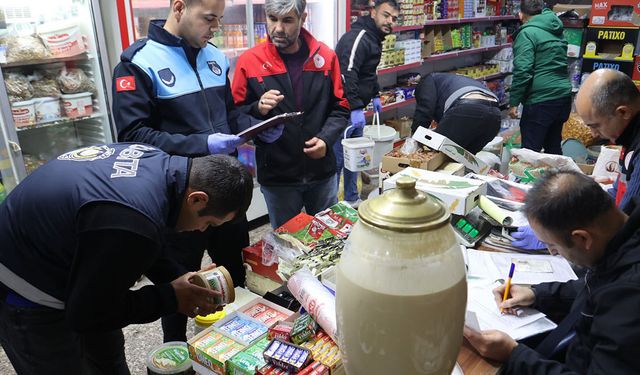 Mide bulandıran hijyen skandalı: Merdiven altı üretimde fareler bulundu