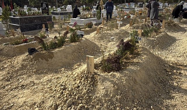 Komşusu ve oğlu ile büfeciyi tabancayla öldüren zanlı tutuklandı