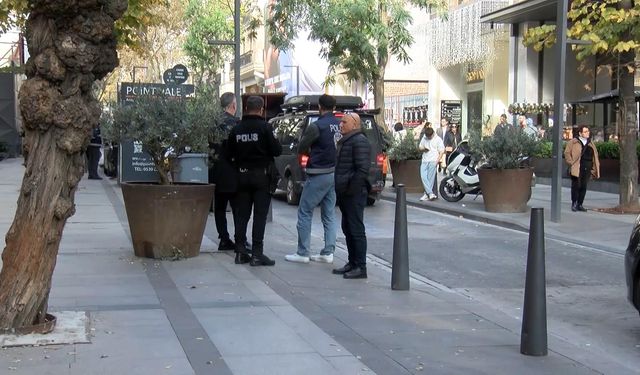 Gelinlik Mağazasına Silahlı Saldırı: Camlar Sprey Boyayla Kapandı