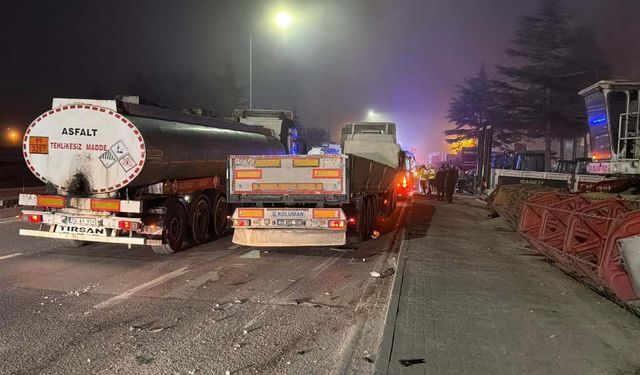 İşçi Servisine TIR Çarptı: 9 Yaralı