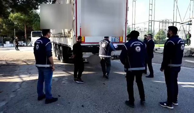 TIR'dan 13 kaçak göçmen çıktı: sürücü gözaltına alındı!