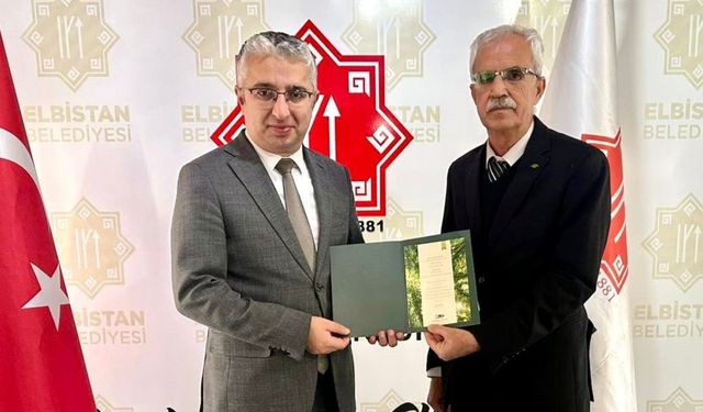 Elbistan Belediye Başkanı Erkan Gürbüz, TEMA Vakfı’ndan ödül aldı