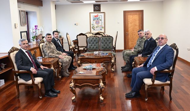 Kahramanmaraş il protokolü, KSÜ rektörü Prof. Dr. Mahmut Ak’a hayırlı olsun ziyaretinde bulundu