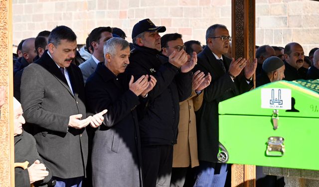 Kahramanmaraş Valisi Mükerrem Ünlüer’in yeğeni trafik kazasında hayatını kaybetti