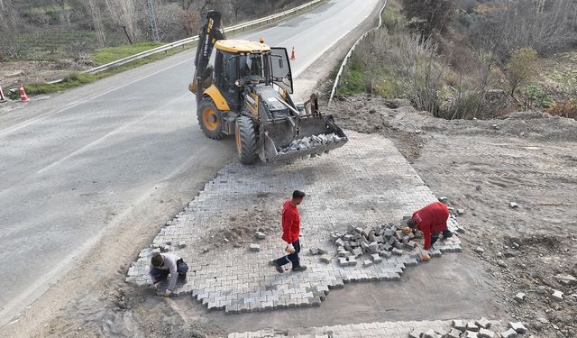 Kahramanmaraş, Yavşanova yolunu kilit parke ile yeniledi