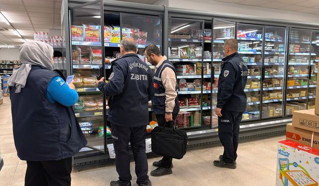 Kahramanmaraş zabıtası tüketici için sahada: Etiket ve fiyat denetimi sürüyor