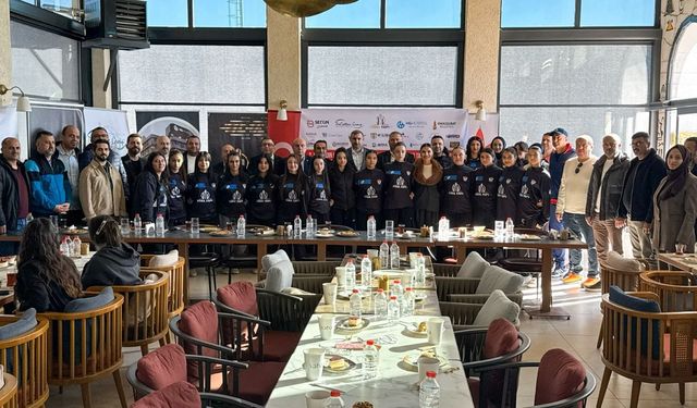 Kahramanmaraş’ın hentboldaki gururu Altın Kızlar lansmanla tanıtıldı