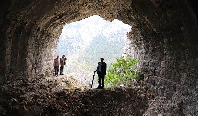 Kahramanmaraş’ta bin yıllık tarih kayalıkların arasında gizleniyor