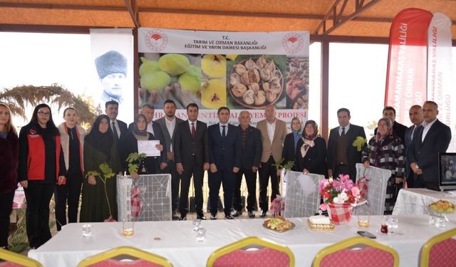 Kahramanmaraş’ta kadın çiftçilere incir desteği: Abbas inciri fidanı ve kurutma kereveti dağıtıldı