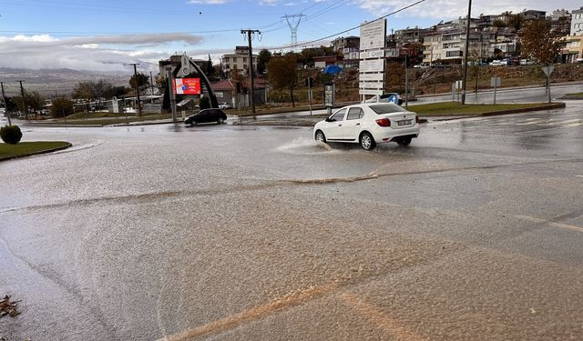 Kahramanmaraş’ta kuvvetli sağanak etkili oldu: Trafikte aksamalar yaşandı