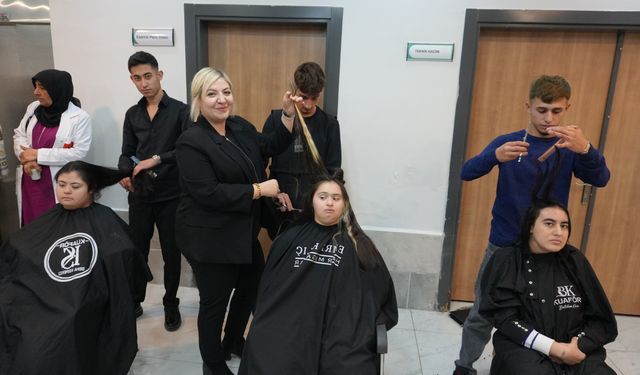 Kahramanmaraş’ta MESEM Öğrencilerinden Down Sendromlu Çocuklara Destek