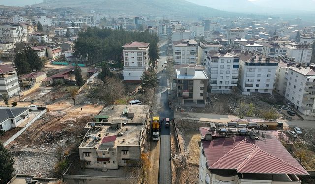 Pazarcık Atatürk Caddesi, altyapı sonrası asfaltlanarak konfor artırılıyor
