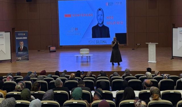 Yazar Merve Gülcemal, Göksun’da ailelere değerler eğitimi verdi