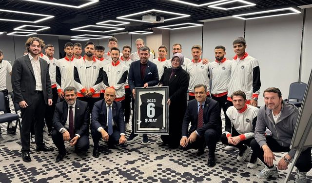 Kahramanmaraş Milletvekillerinden İstiklalspor’a moral dopingi! Ankara Demirspor maçı öncesi destek
