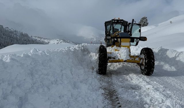 Kahramanmaraş’ta 87 Mahallenin Yolu Kapalı