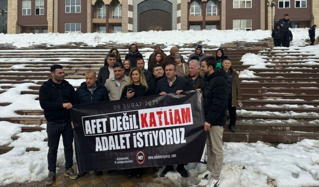 Ebrar Sitesi K Blok davasında ailelerden protesto