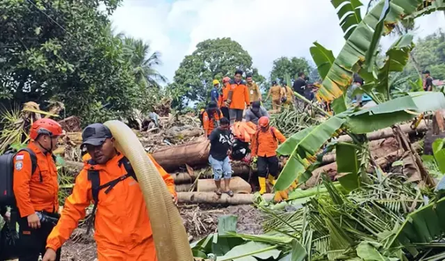 Endonezya’da Sel Felaketi: 16 Ölü, 3 Kayıp