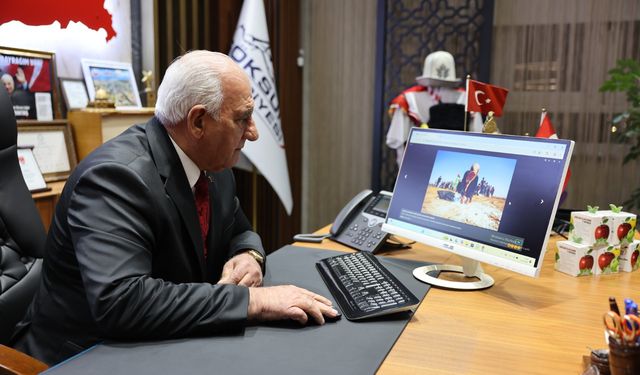 Göksun Kaymakamı ve Belediye Başkanı AA’nın “Yılın Kareleri” Oylamasında Tercihini Yaptı