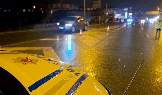 Göksun yolunda kar engeli: zincirsiz araçlara geçiş yok